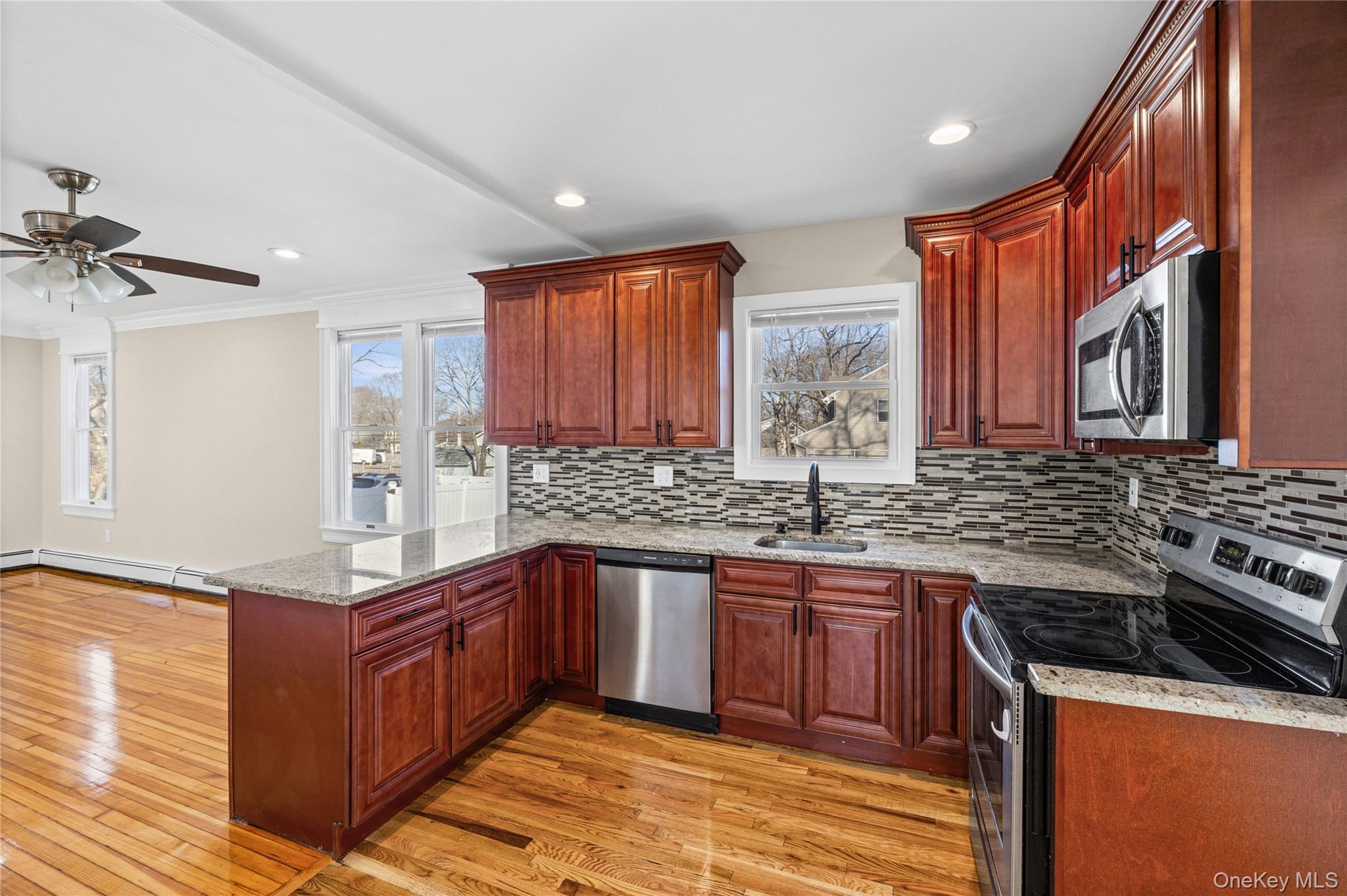 #14 photo, 19 Milburn Road, সাফোক কাউন্টি Sound Beach , NY 11789