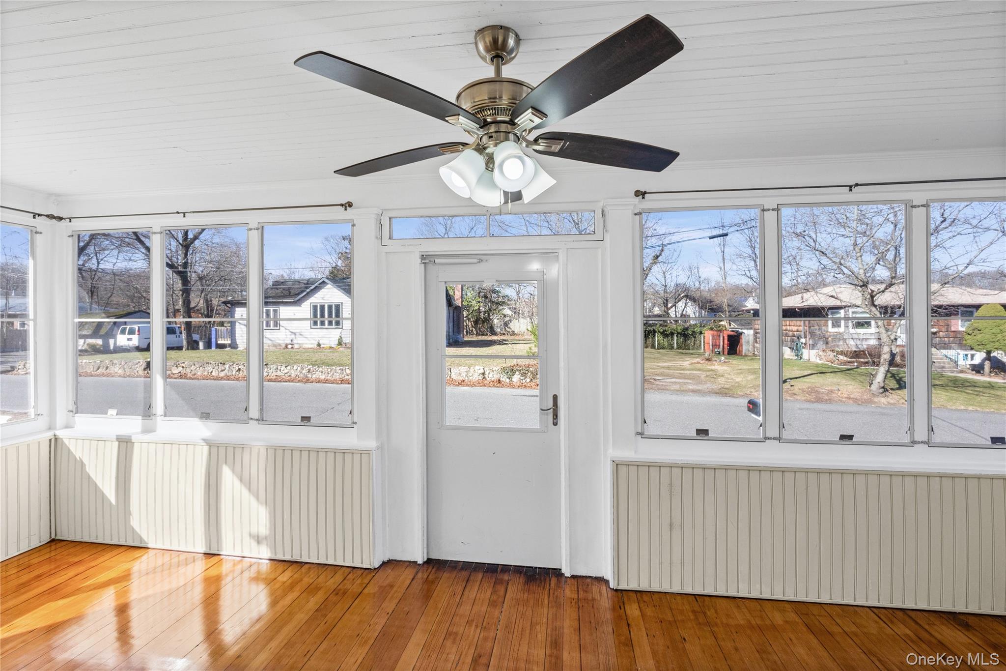 #4 photo, 19 Milburn Road, সাফোক কাউন্টি Sound Beach , NY 11789