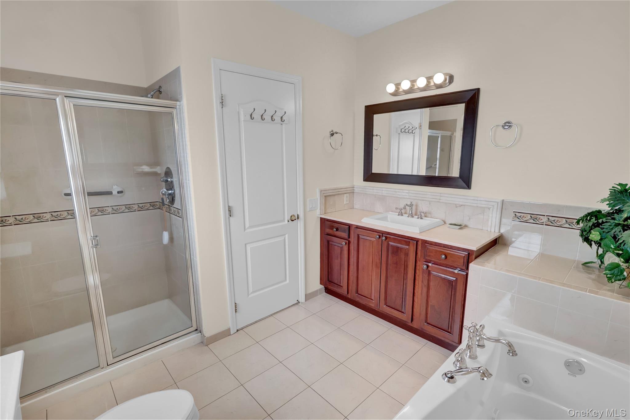 #18 photo, 77 Constantine way Way, מחוז סאפוק Mount Sinai , NY 11766