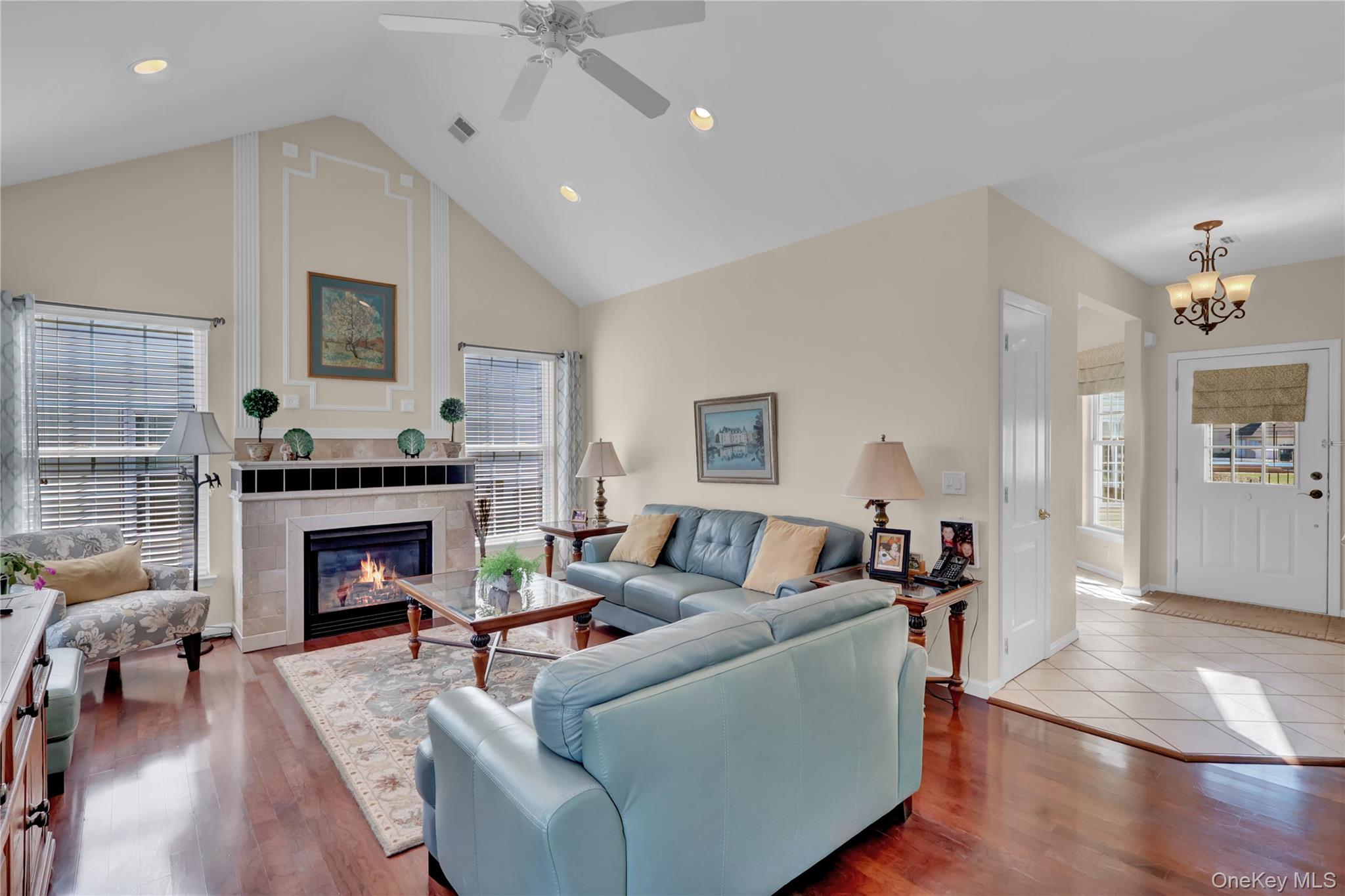 #6 photo, 77 Constantine way Way, מחוז סאפוק Mount Sinai , NY 11766