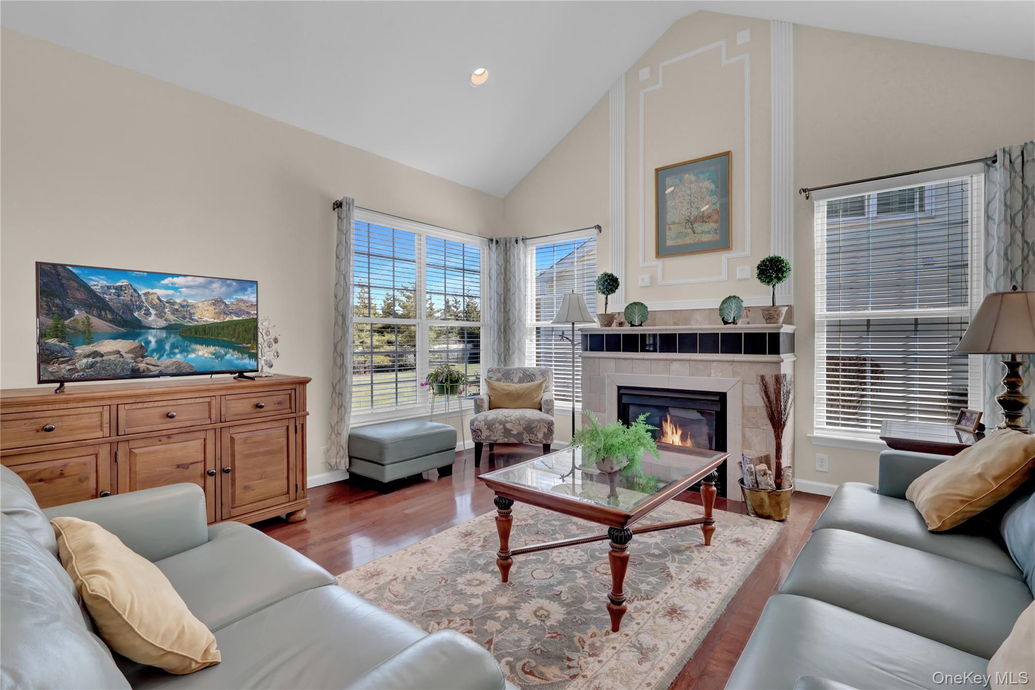 #8 photo, 77 Constantine way Way, מחוז סאפוק Mount Sinai , NY 11766