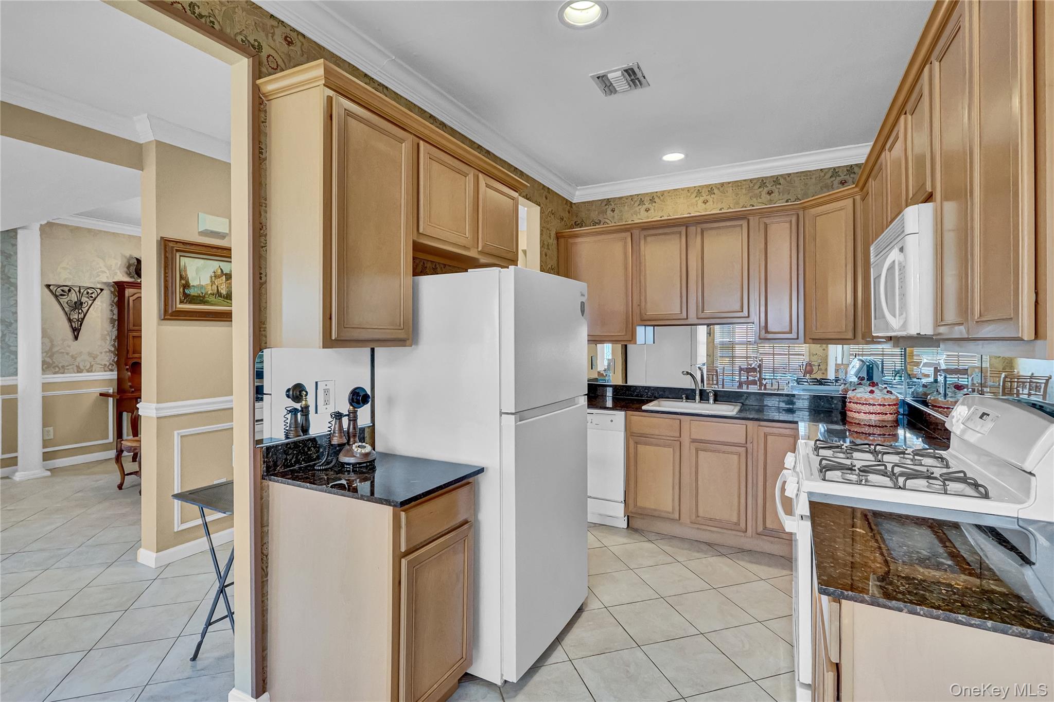 #12 photo, 85 Constantine 85 Constantine Way, Mount Sinai , NY 11766