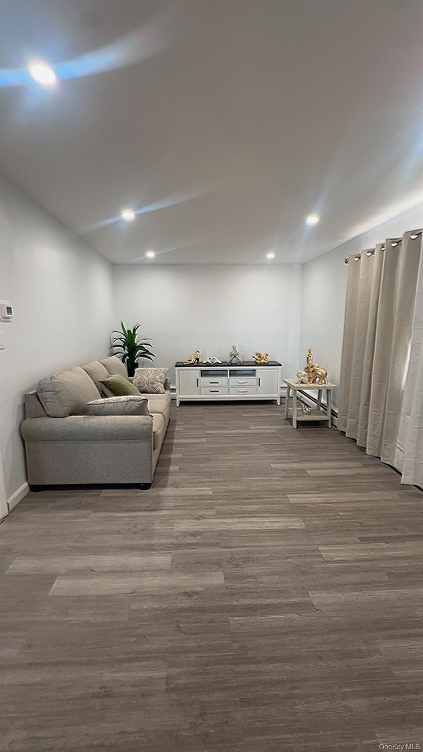 #2 photo, 161 Nassau Lane, নাসাউ কাউন্টি Island Park , NY 11558