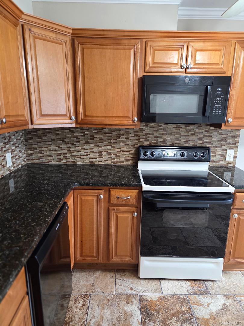 #3 photo, 40-171 W 4th Street, Patchogue , NY 11772