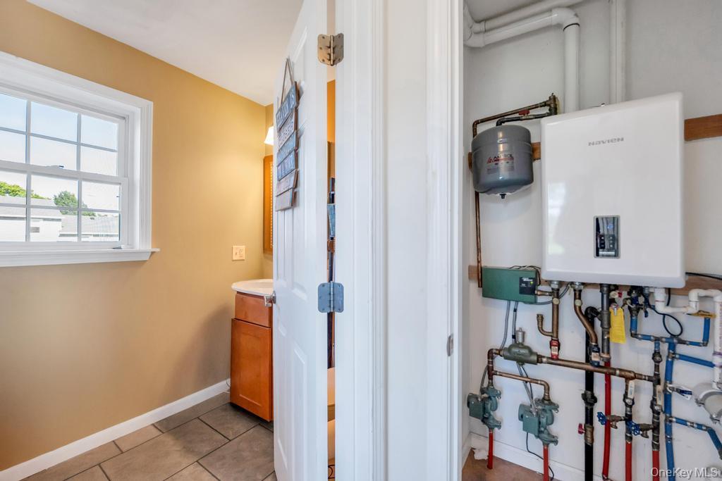 #19 photo, 49 Lester Avenue, Freeport , NY 11520