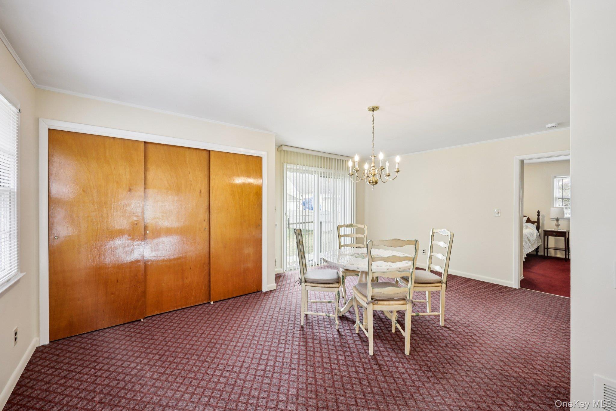 #10 photo, 132 Albertson Parkway, מחוז נסאו Albertson , NY 11507