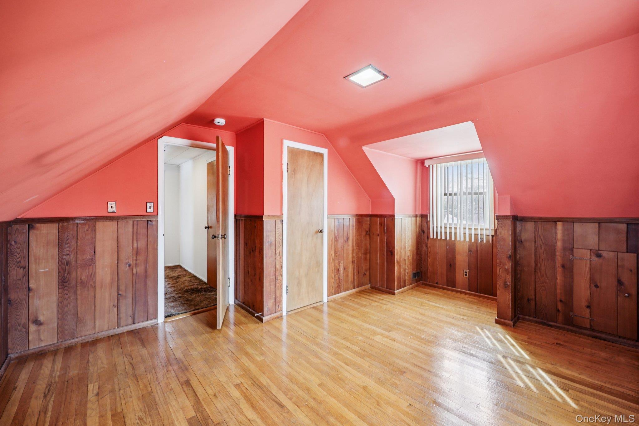 #18 photo, 132 Albertson Parkway, מחוז נסאו Albertson , NY 11507