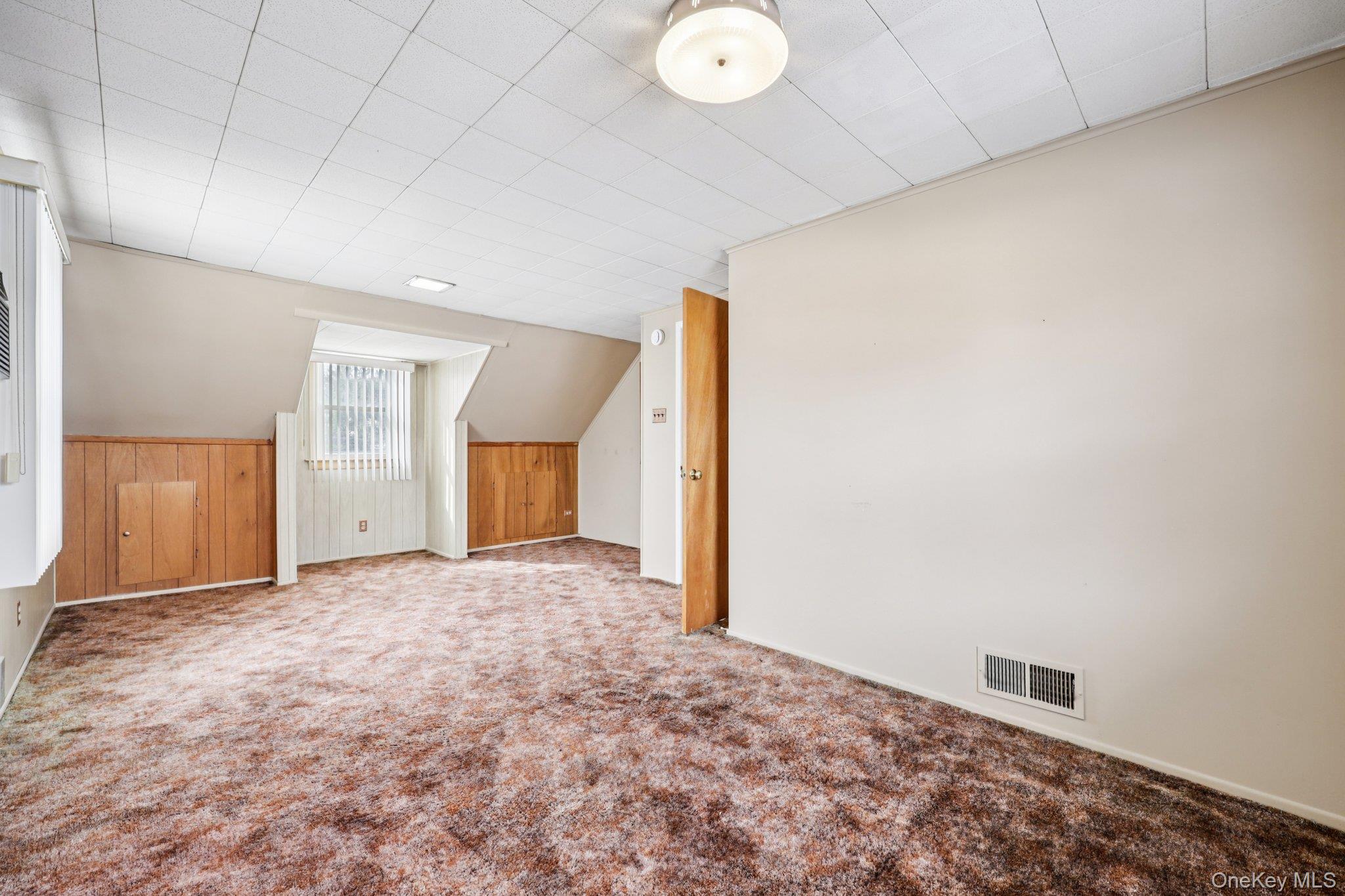 #20 photo, 132 Albertson Parkway, מחוז נסאו Albertson , NY 11507