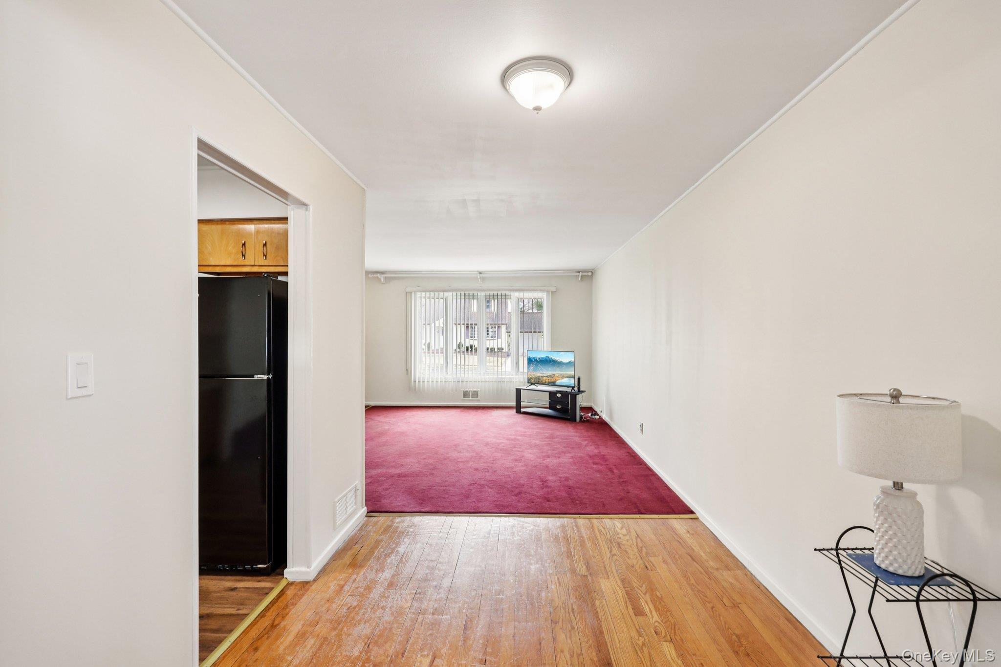 #6 photo, 132 Albertson Parkway, מחוז נסאו Albertson , NY 11507