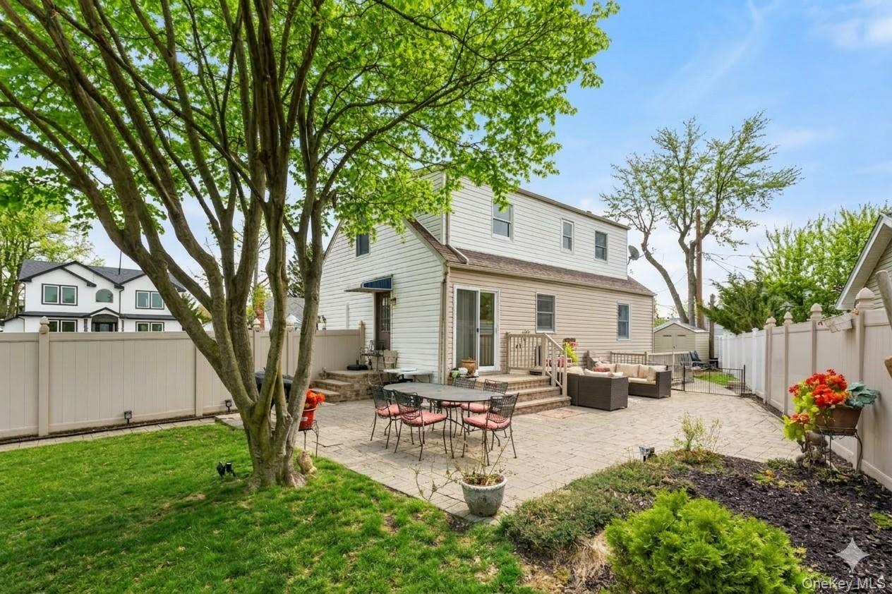 #13 photo, 8 Garden Boulevard, מחוז נסאו Hicksville , NY 11801