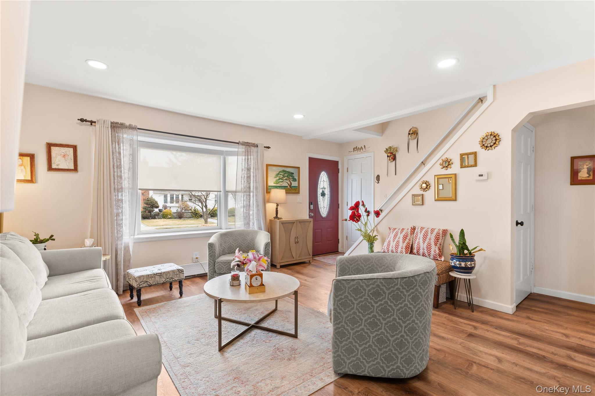 #4 photo, 8 Garden Boulevard, מחוז נסאו Hicksville , NY 11801