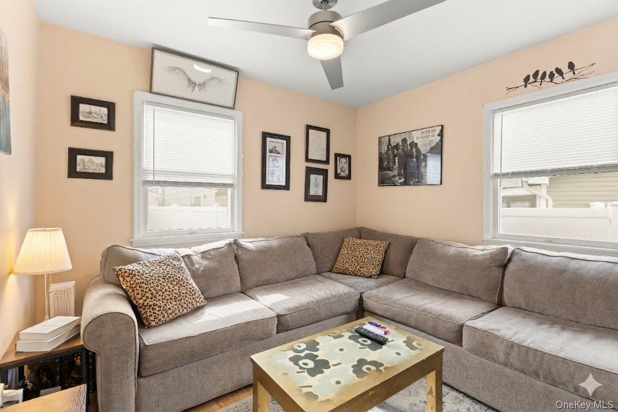 #8 photo, 8 Garden Boulevard, מחוז נסאו Hicksville , NY 11801