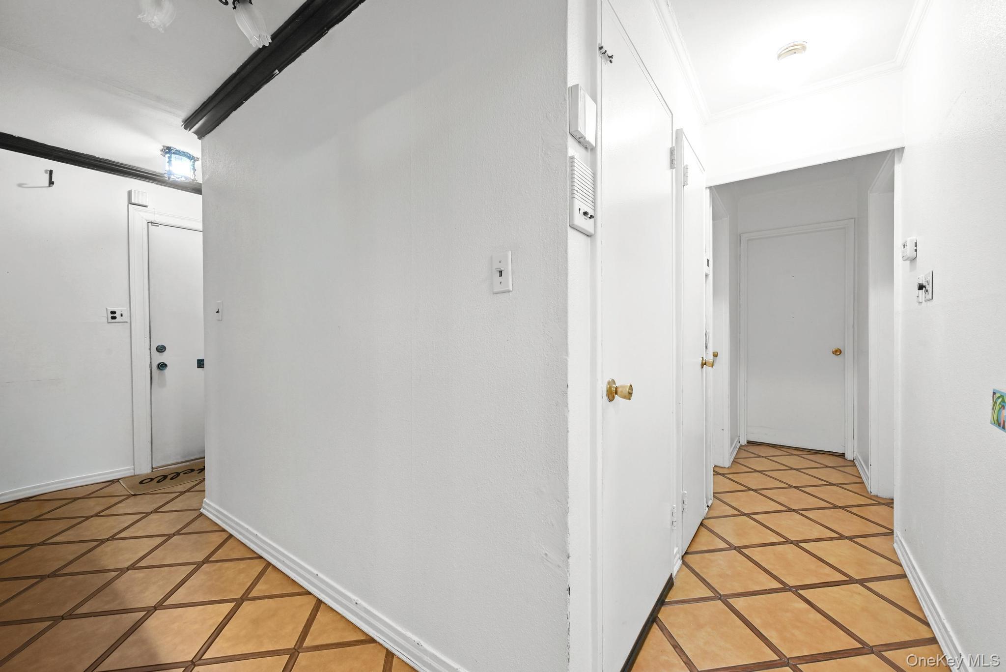 #18 photo, 2225 Leighton Road, Нассау ‖ Elmont , NY 11003