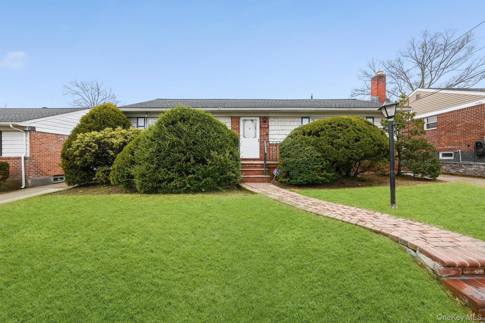 #2 photo, 2225 Leighton Road, Нассау ‖ Elmont , NY 11003