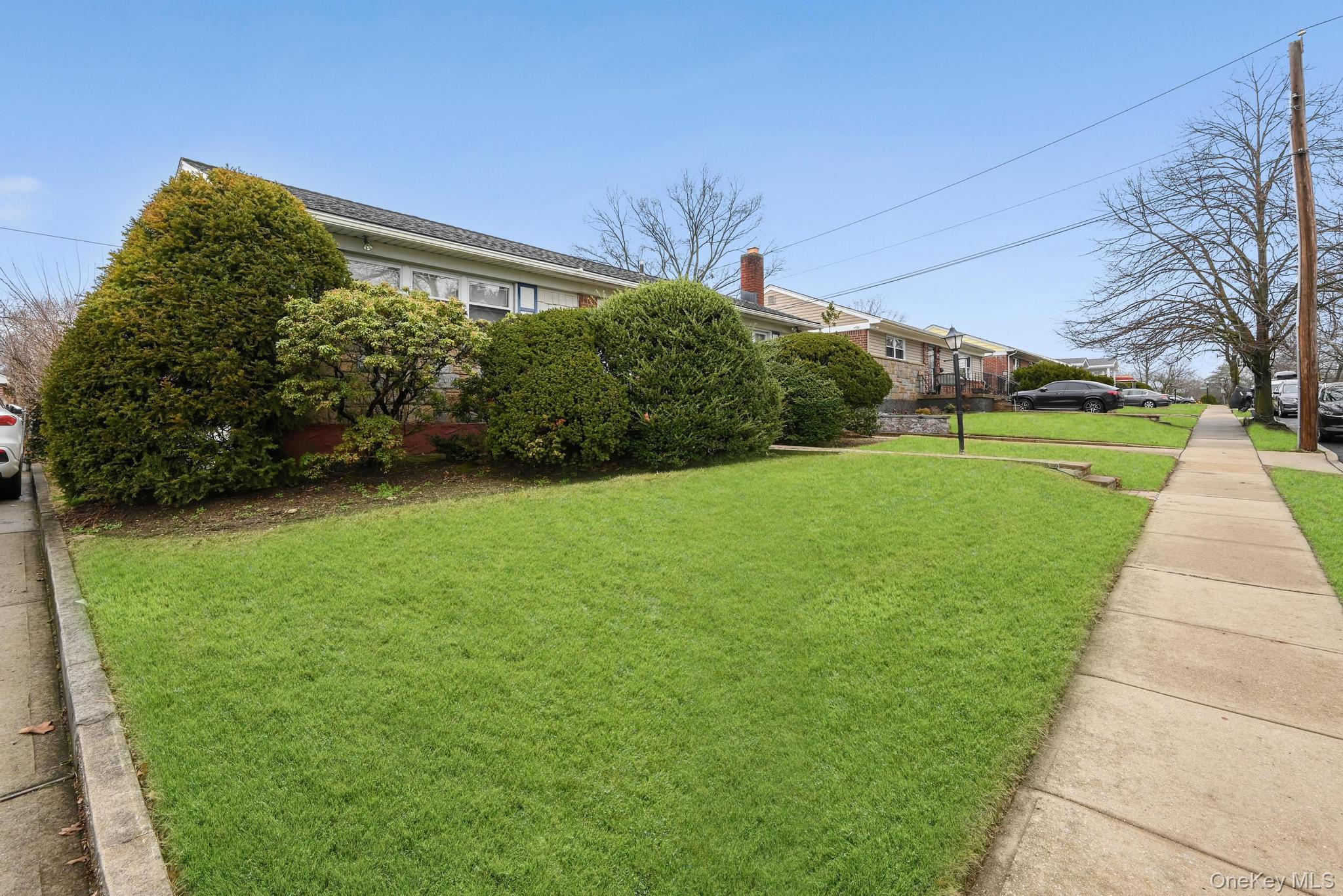 #3 photo, 2225 Leighton Road, Нассау ‖ Elmont , NY 11003