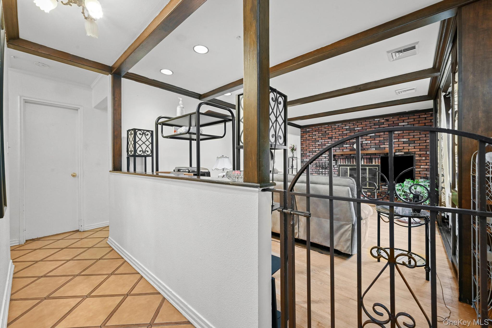 #6 photo, 2225 Leighton Road, Нассау ‖ Elmont , NY 11003