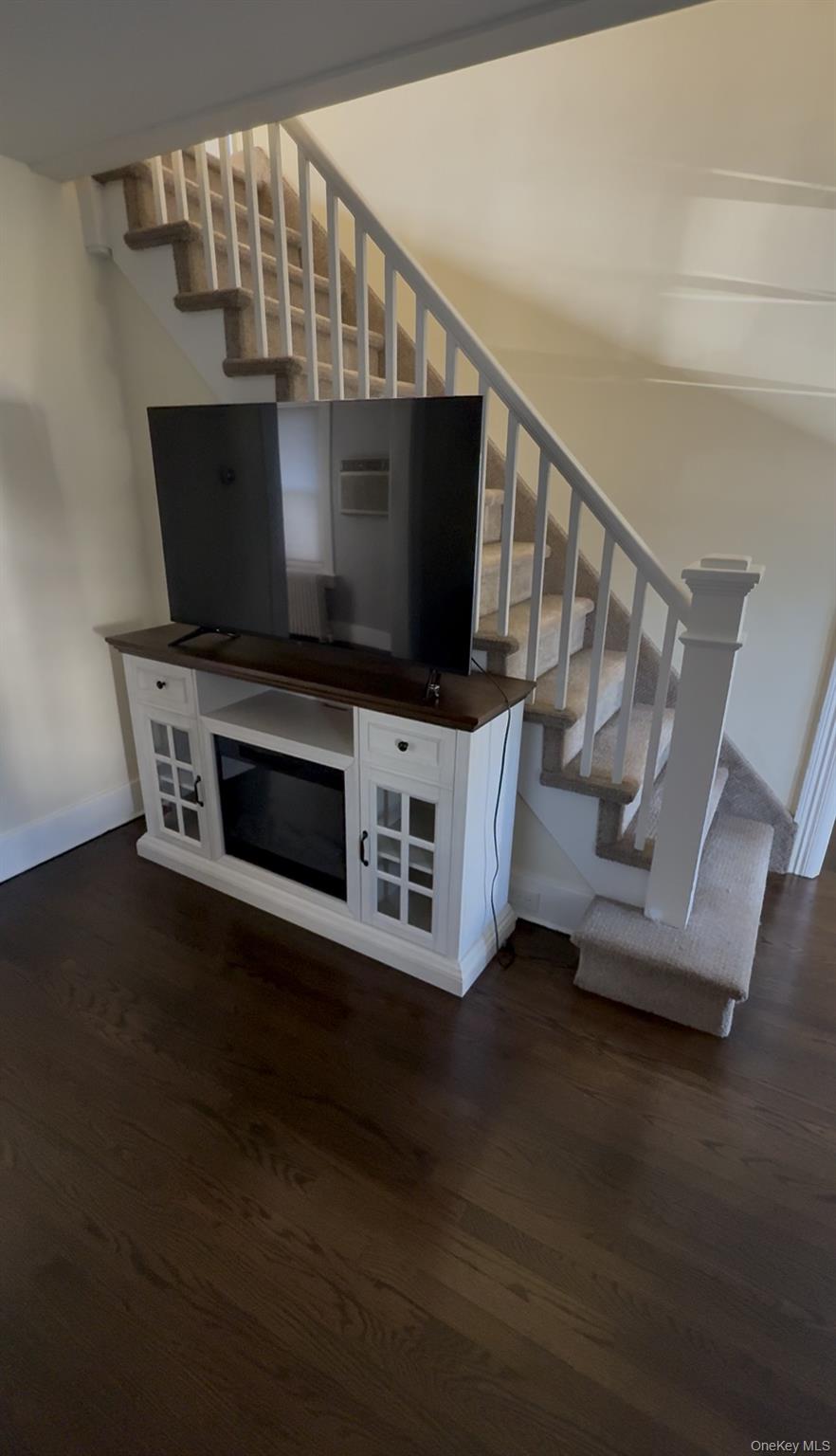 #6 photo, 18 1st Avenue, East Islip , NY 11730