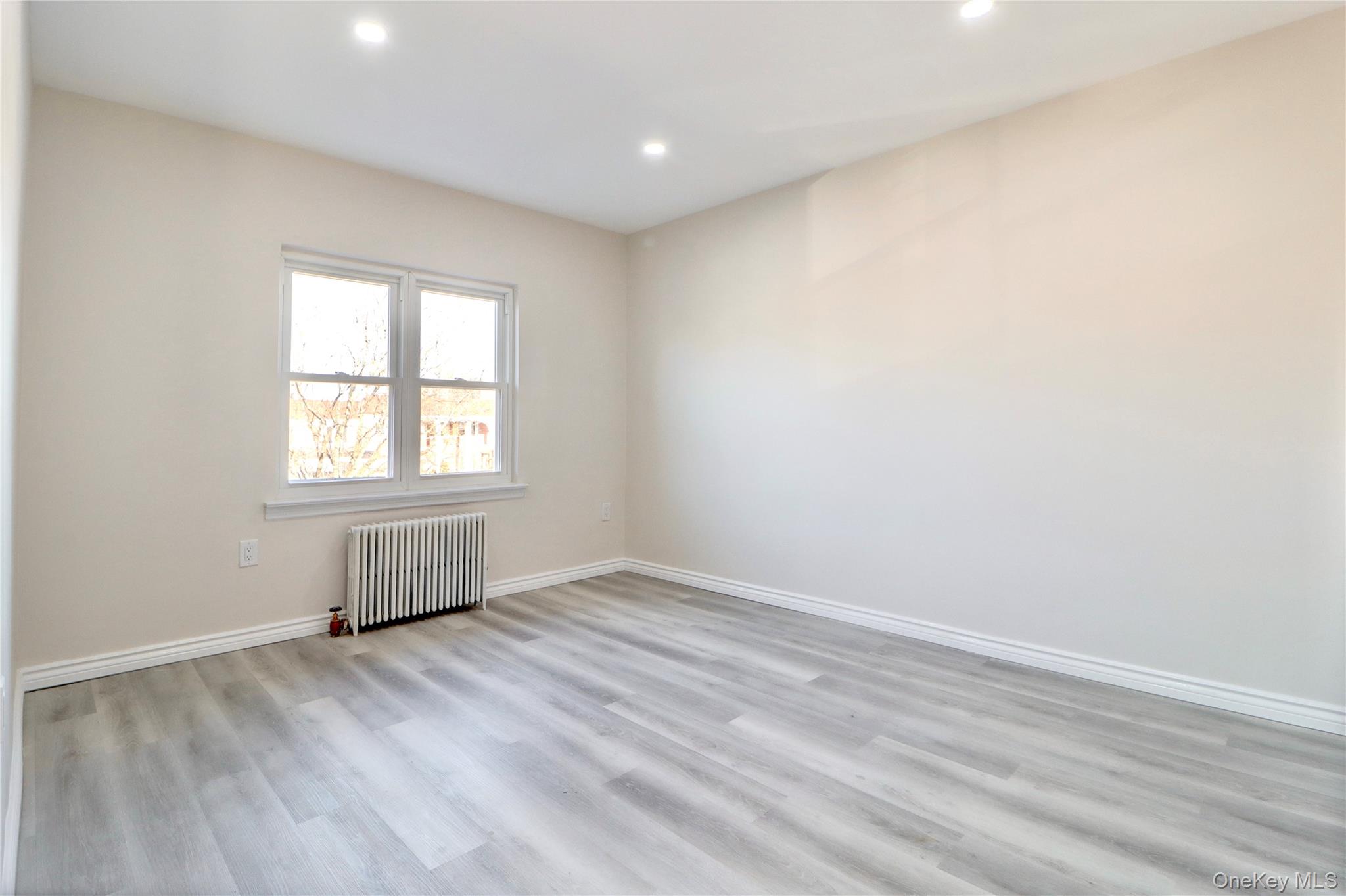 #17 photo, 6110 84th Street, কুইন্‌স Middle Village , NY 11379