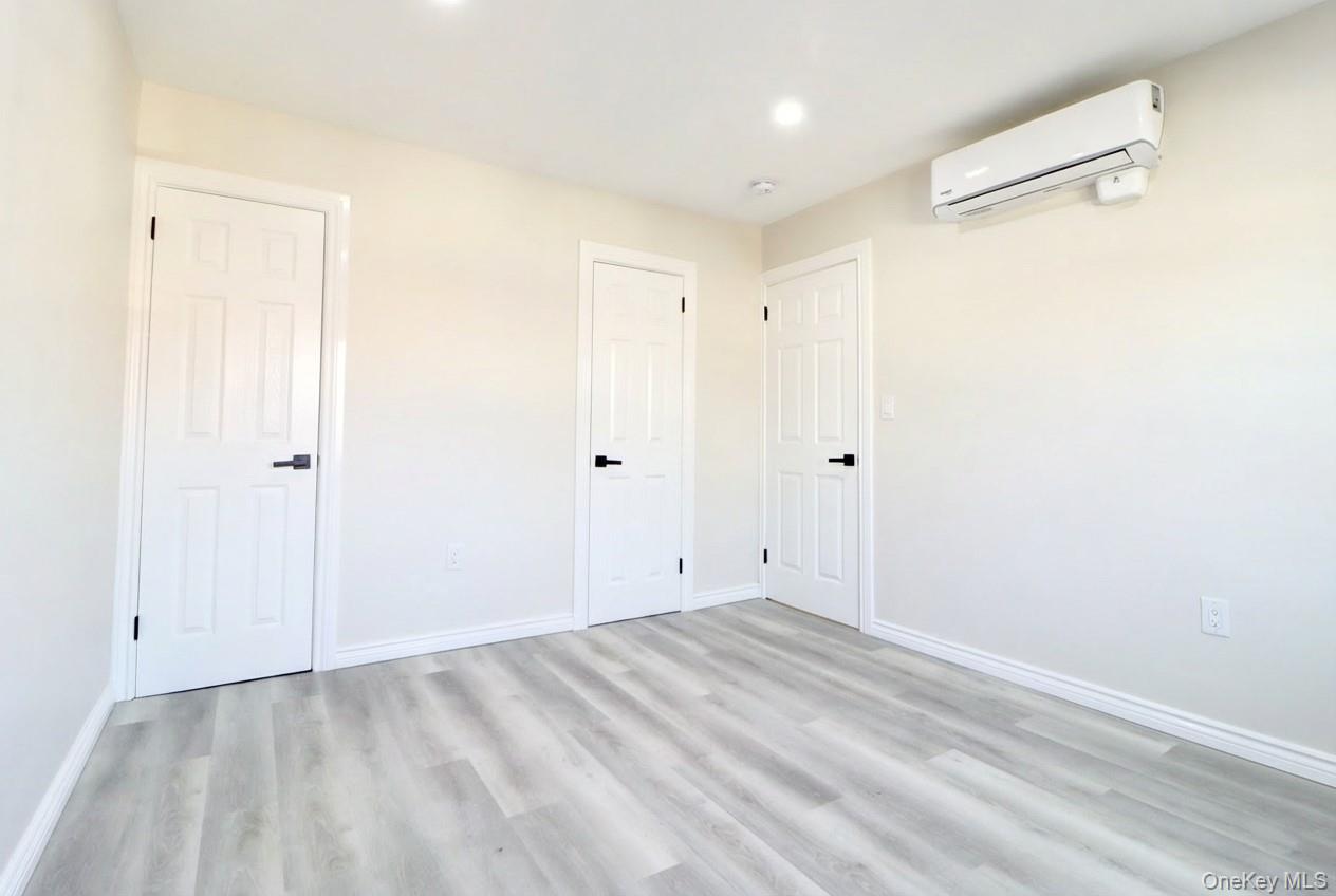 #18 photo, 6110 84th Street, কুইন্‌স Middle Village , NY 11379