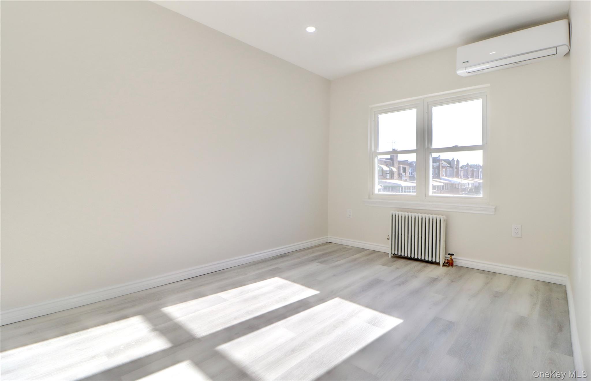 #20 photo, 6110 84th Street, কুইন্‌স Middle Village , NY 11379