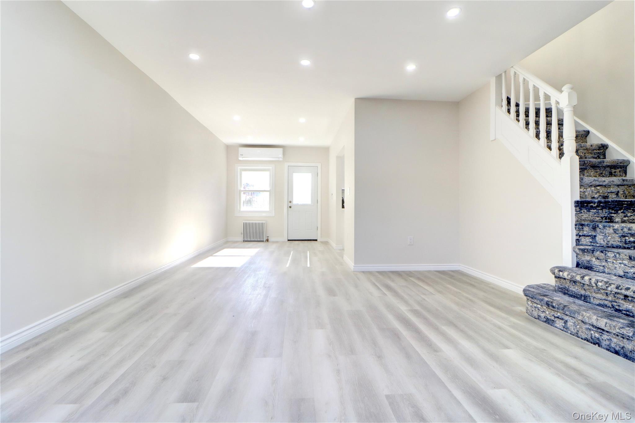 #7 photo, 6110 84th Street, কুইন্‌স Middle Village , NY 11379