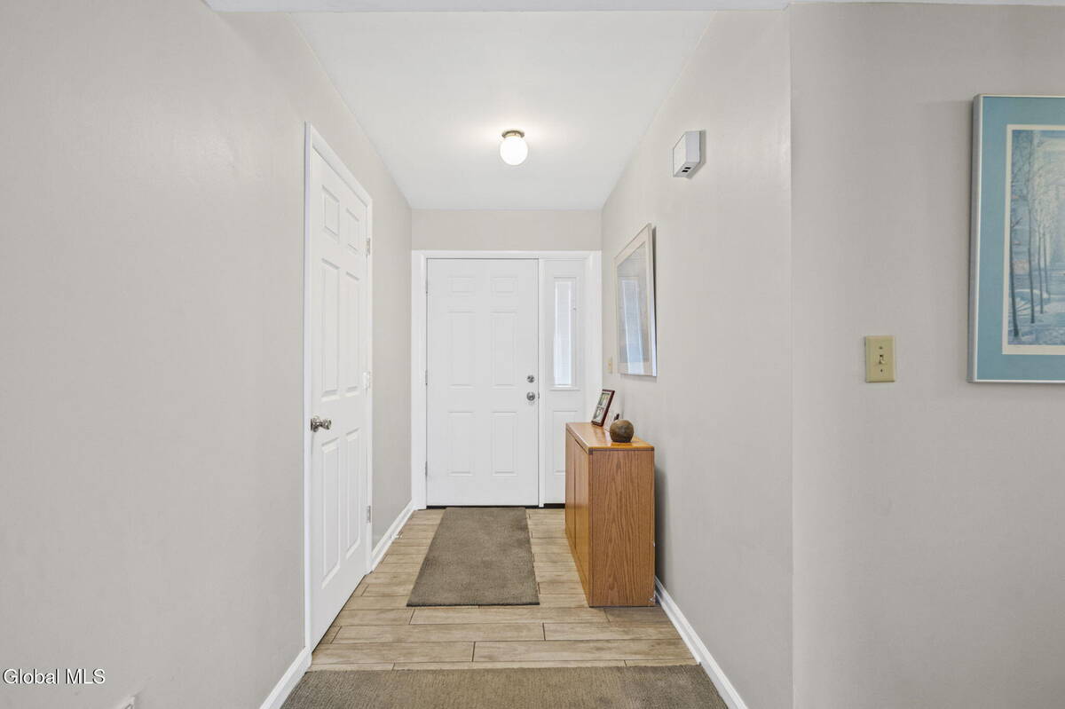 #14 photo, 4 Deerfield Drive, Cohoes , NY 12047