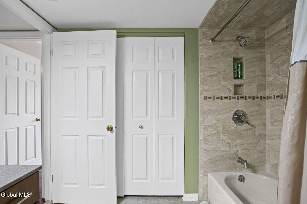 #16 photo, 4 Deerfield Drive, Cohoes , NY 12047