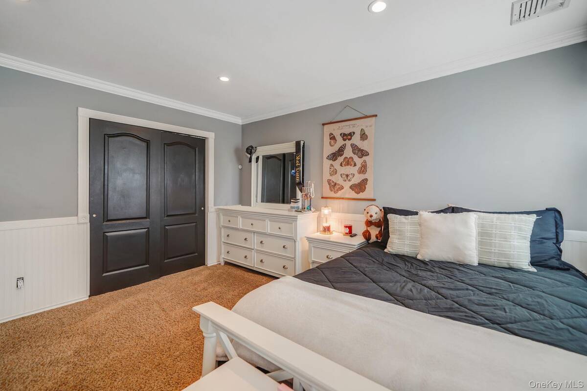 #15 photo, 8 Kimberly Court, Manorville , NY 11949