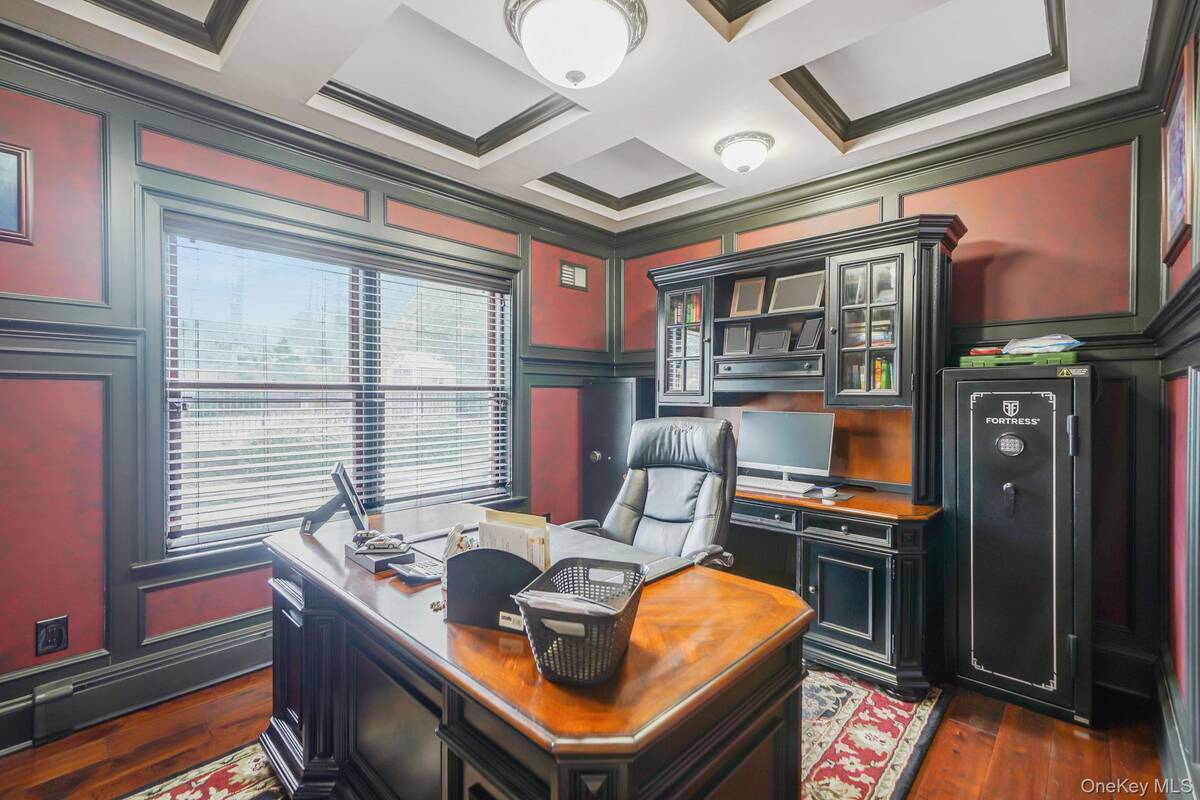 #20 photo, 8 Kimberly Court, Manorville , NY 11949