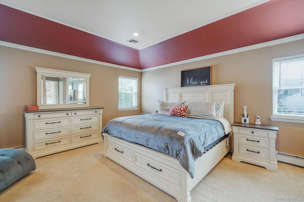 #21 photo, 8 Kimberly Court, Manorville , NY 11949