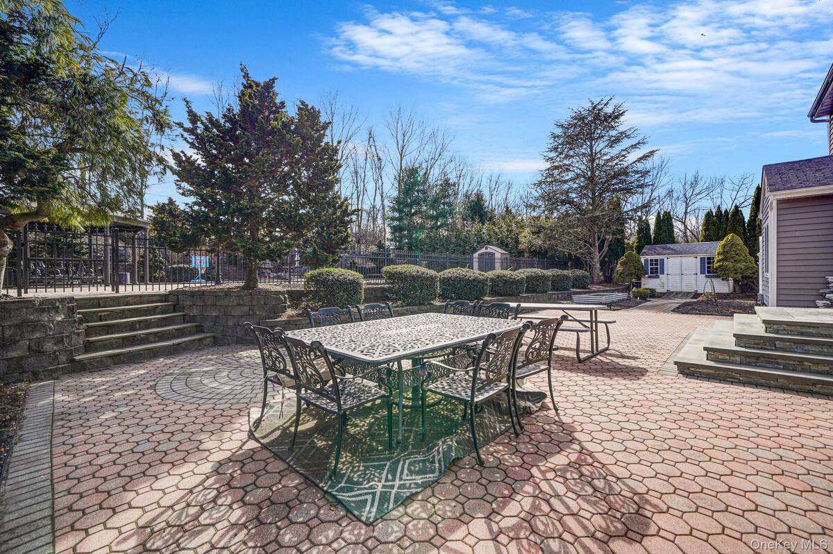 #34 photo, 8 Kimberly Court, Manorville , NY 11949