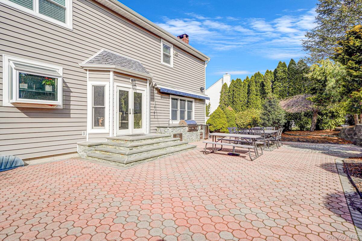 #35 photo, 8 Kimberly Court, Manorville , NY 11949