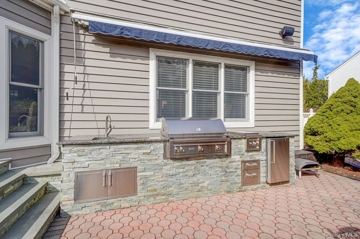 #36 photo, 8 Kimberly Court, Manorville , NY 11949