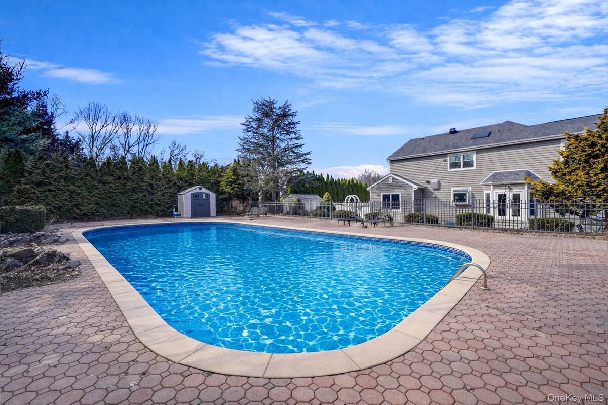 #41 photo, 8 Kimberly Court, Manorville , NY 11949