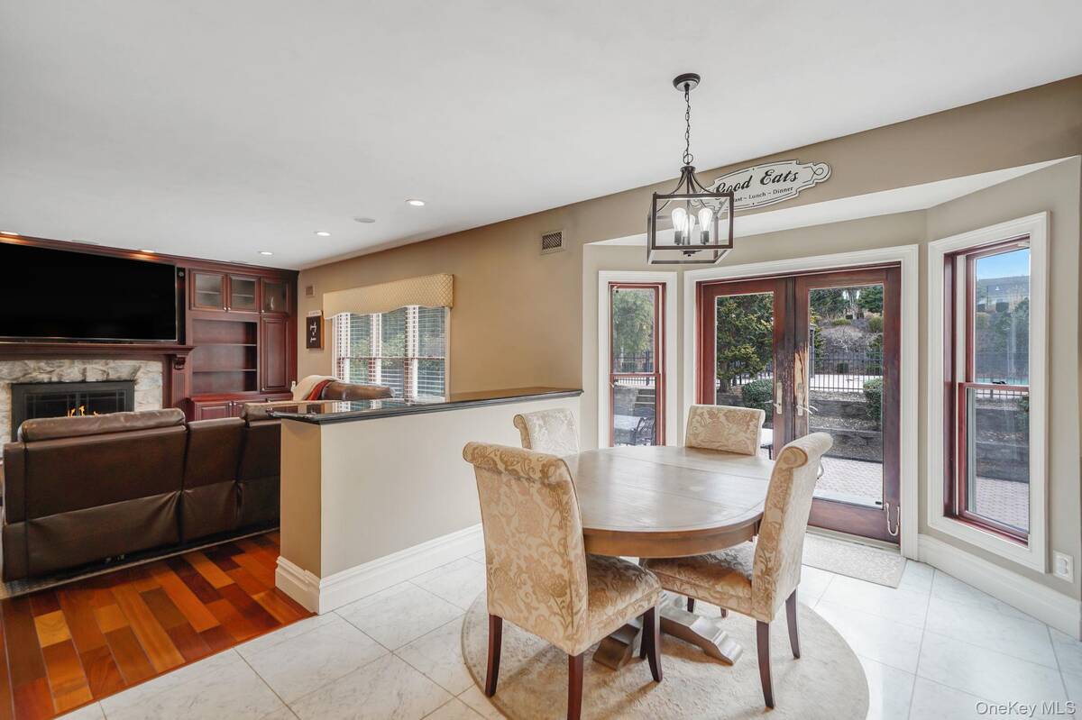 #7 photo, 8 Kimberly Court, Manorville , NY 11949