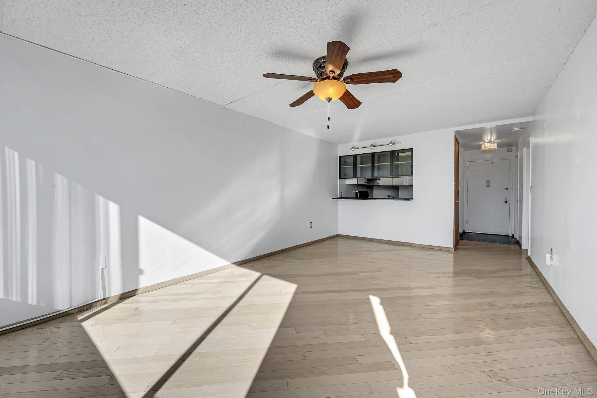 #14 photo, 703 Pelham Road, New Rochelle , NY 10805