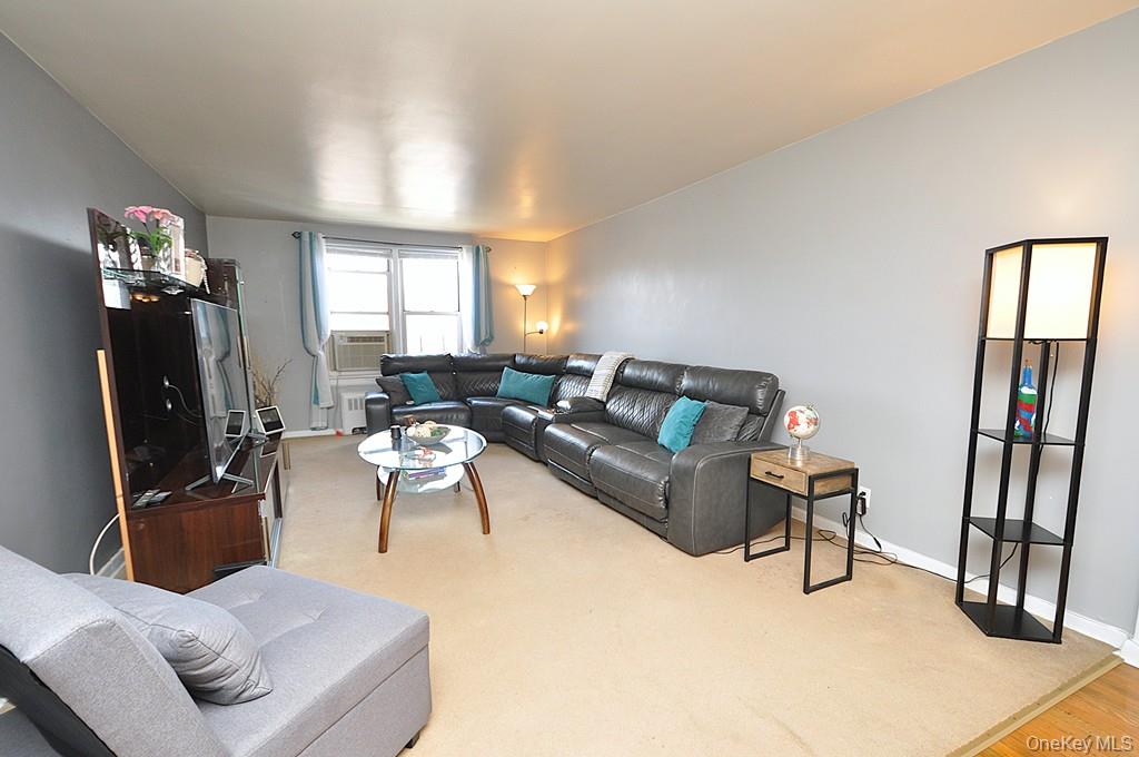 #4 photo, 1 Vincent Road, Bronxville , NY 10708