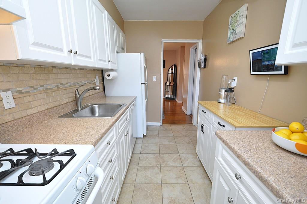 #8 photo, 1 Vincent Road, Bronxville , NY 10708