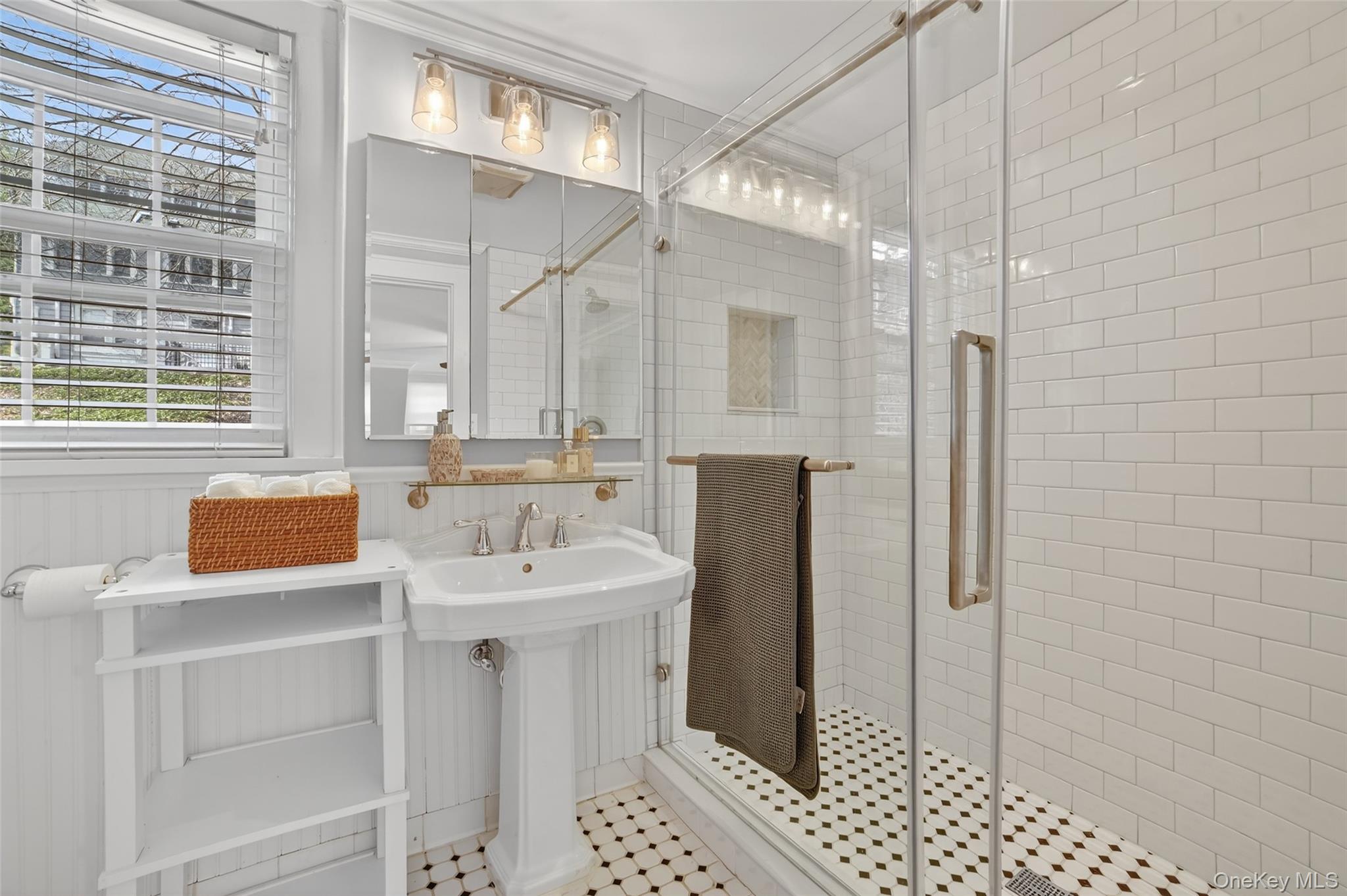 #19 photo, 265 Bronxville Road, Bronxville , NY 10708