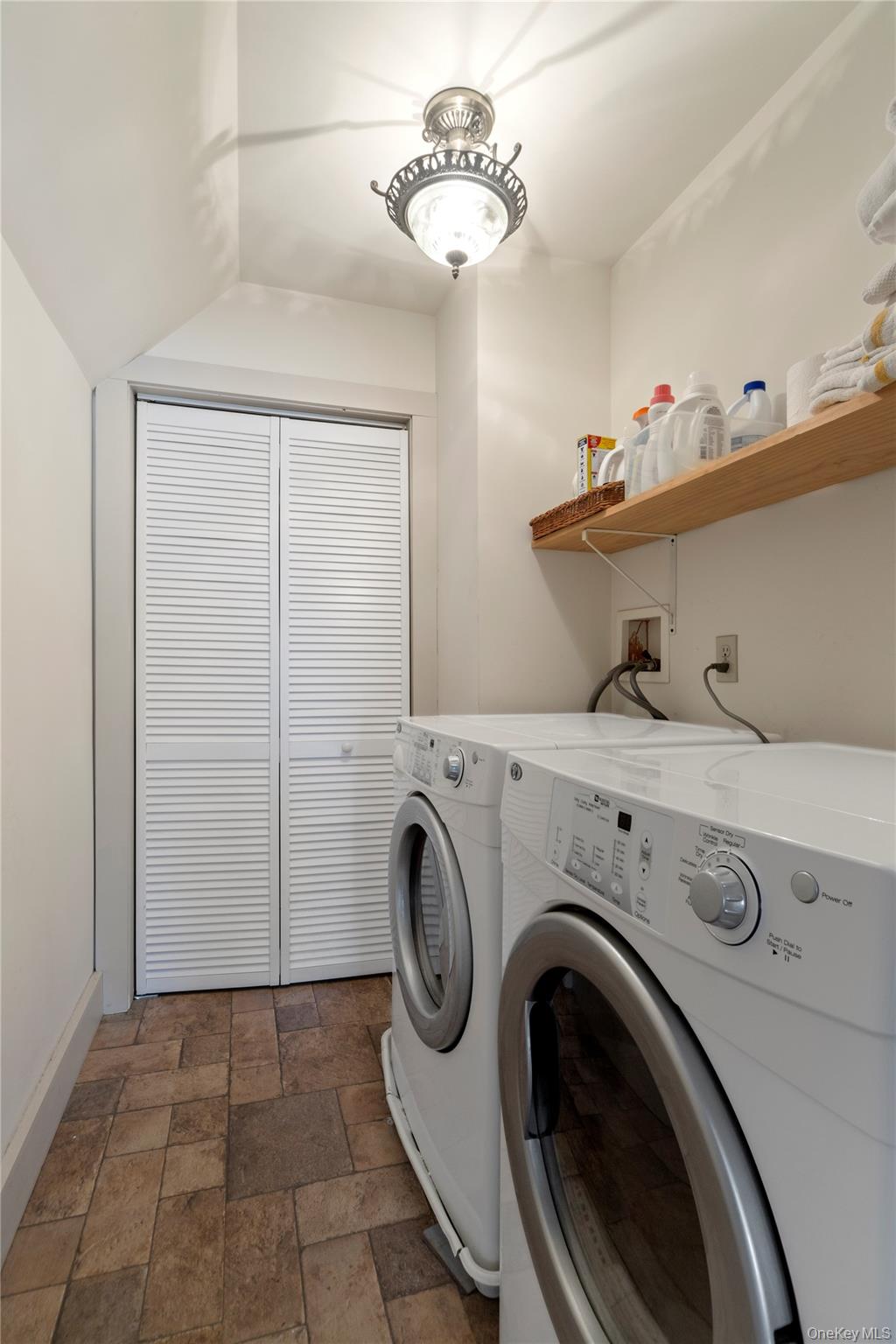 #10 photo, 26 Chatham Street, Kinderhook , NY 12106