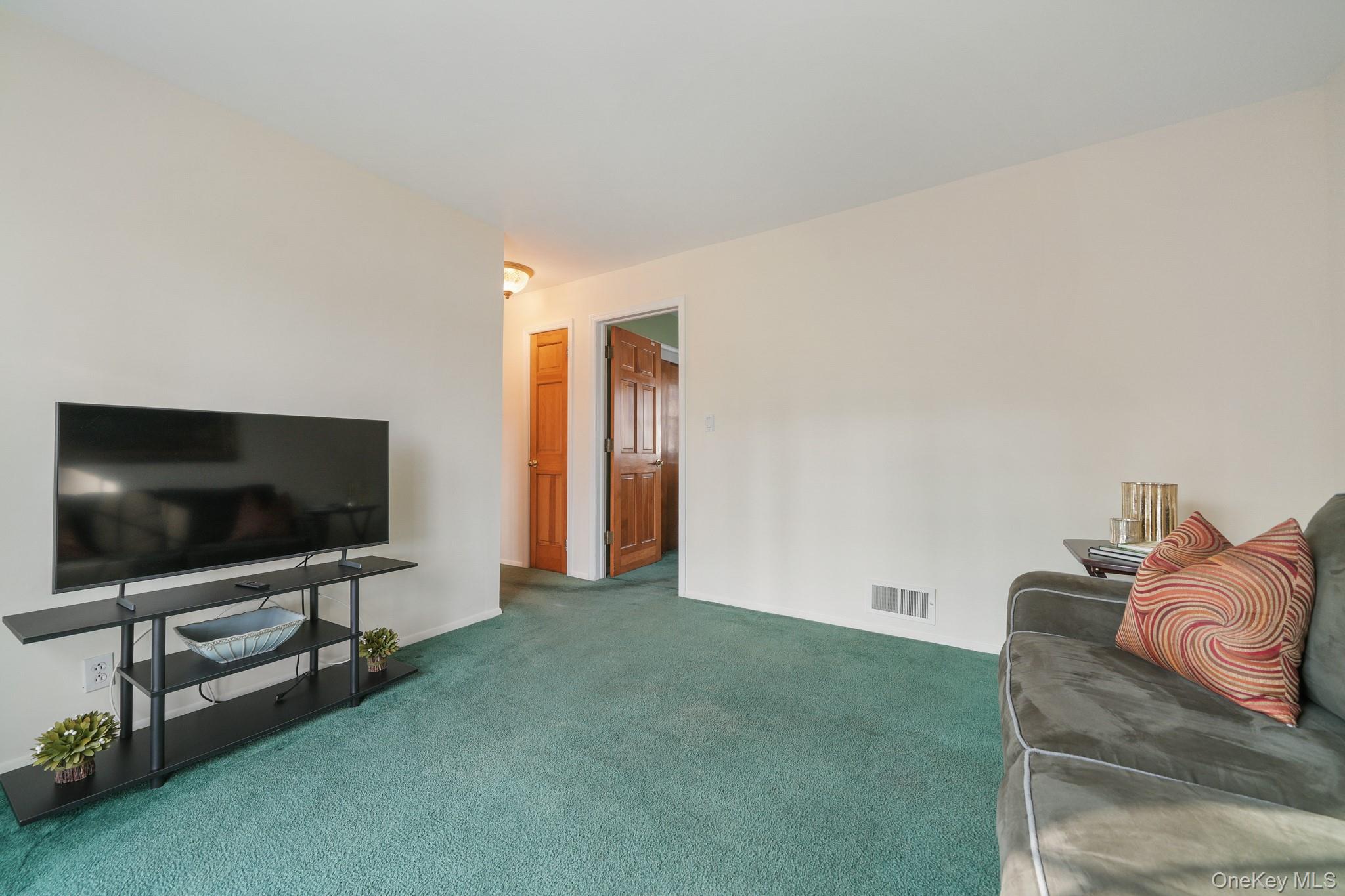 #17 photo, 54 Douglas Court, Pearl River , NY 10965