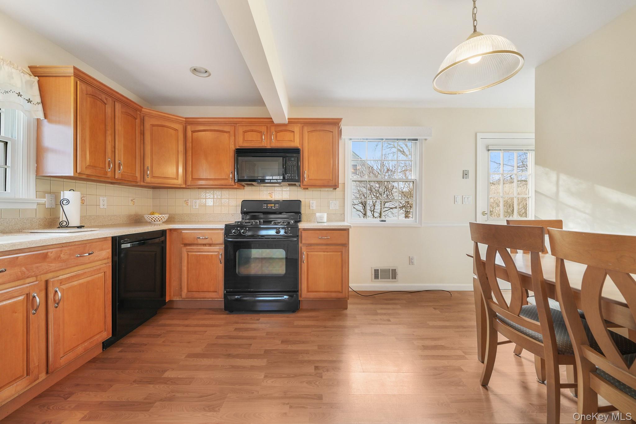 #9 photo, 54 Douglas Court, Pearl River , NY 10965