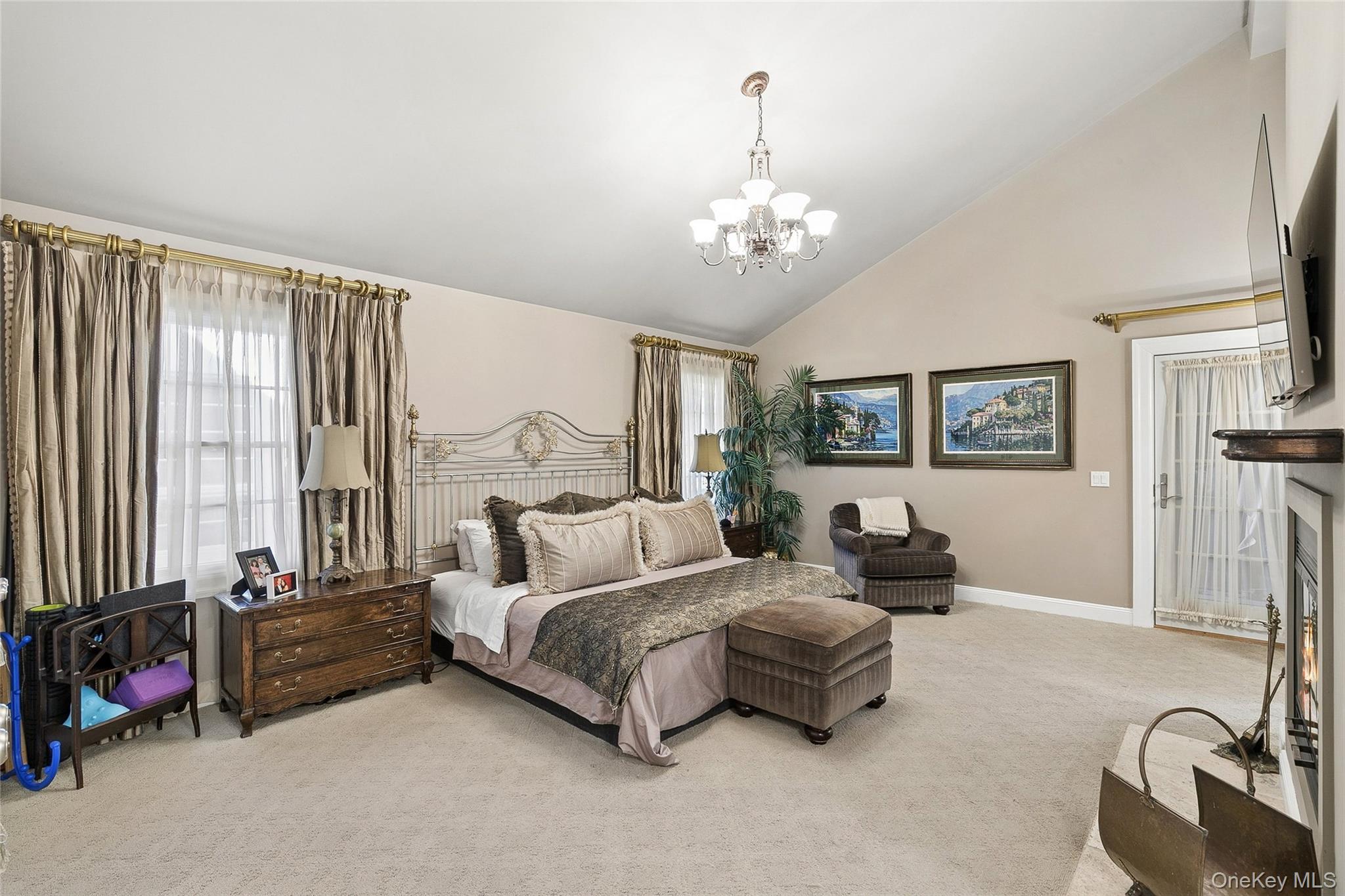 #18 photo, 39 Cherry Lane, Syosset , NY 11791