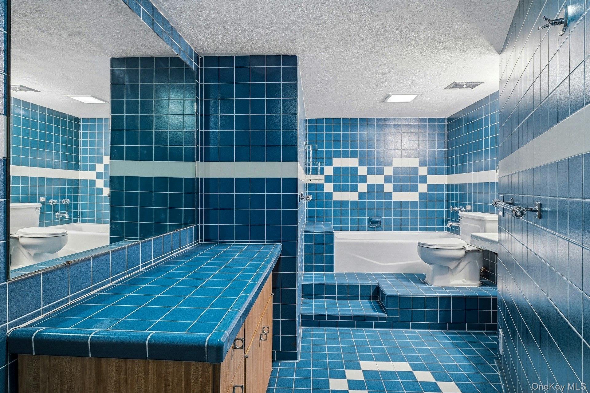 #12 photo, 35 Yennicock Avenue, Port Washington , NY 11050