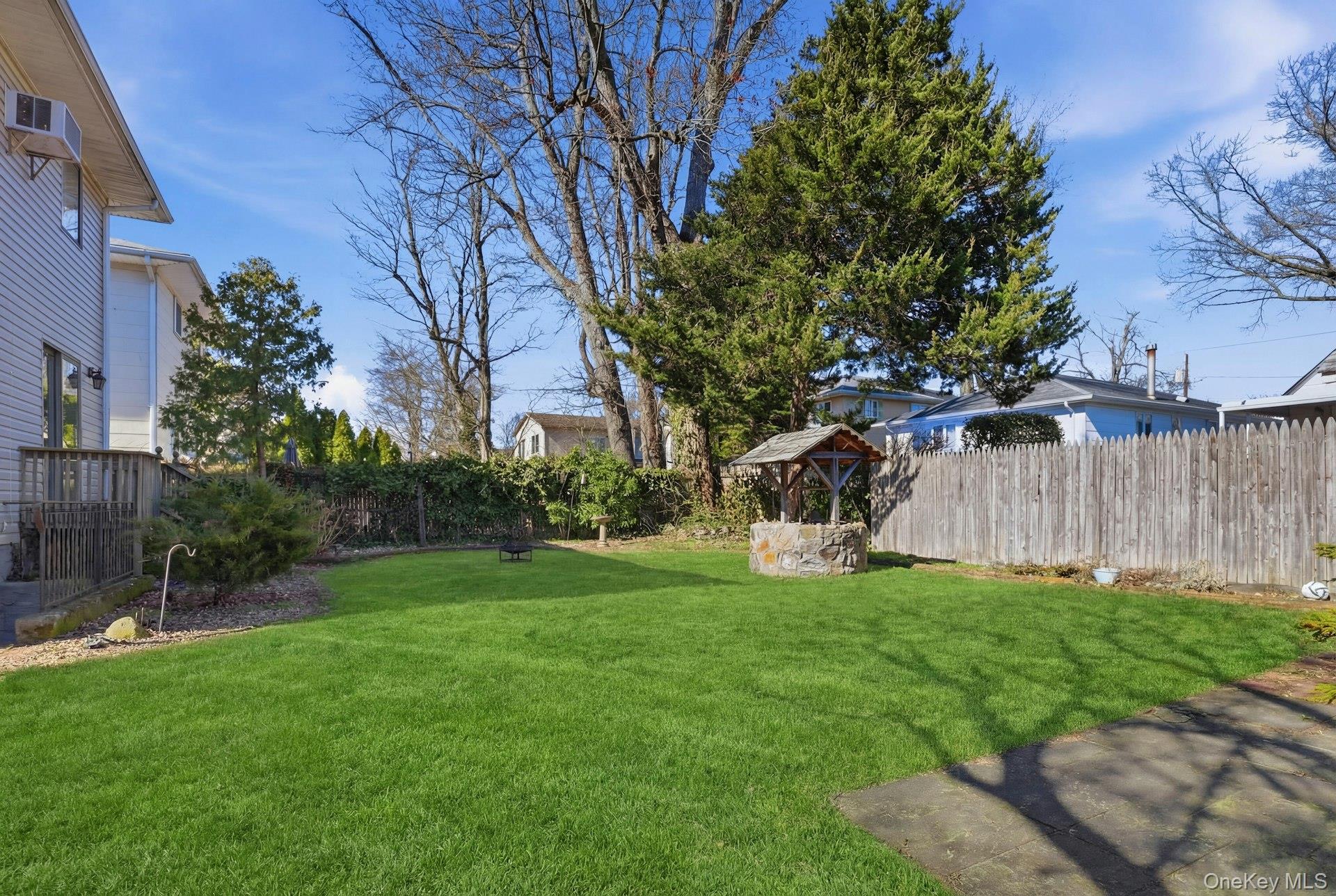 #14 photo, 35 Yennicock Avenue, Port Washington , NY 11050