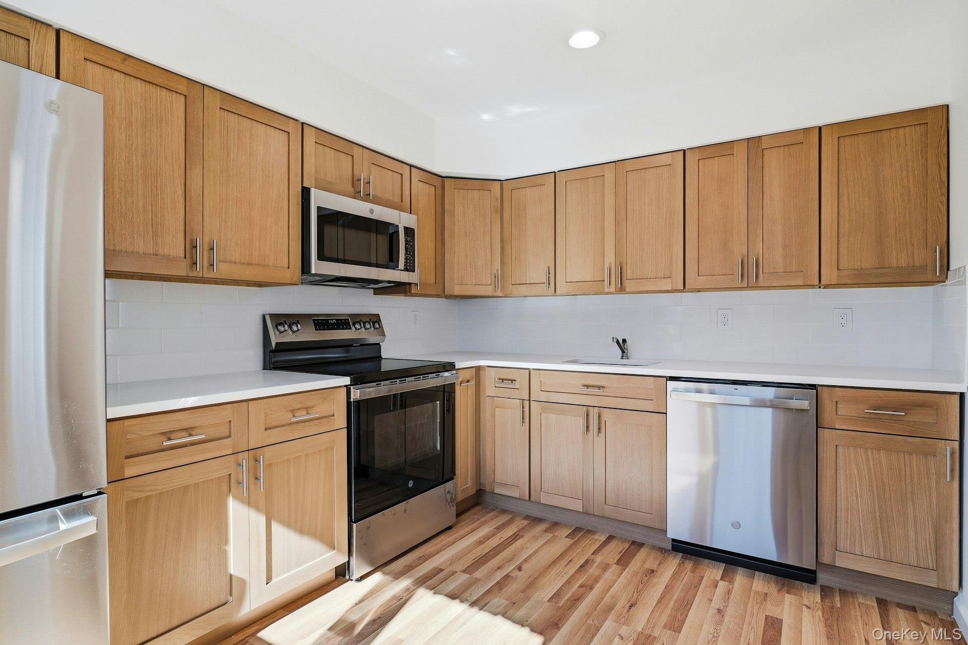 #6 photo, 35 Yennicock Avenue, Port Washington , NY 11050