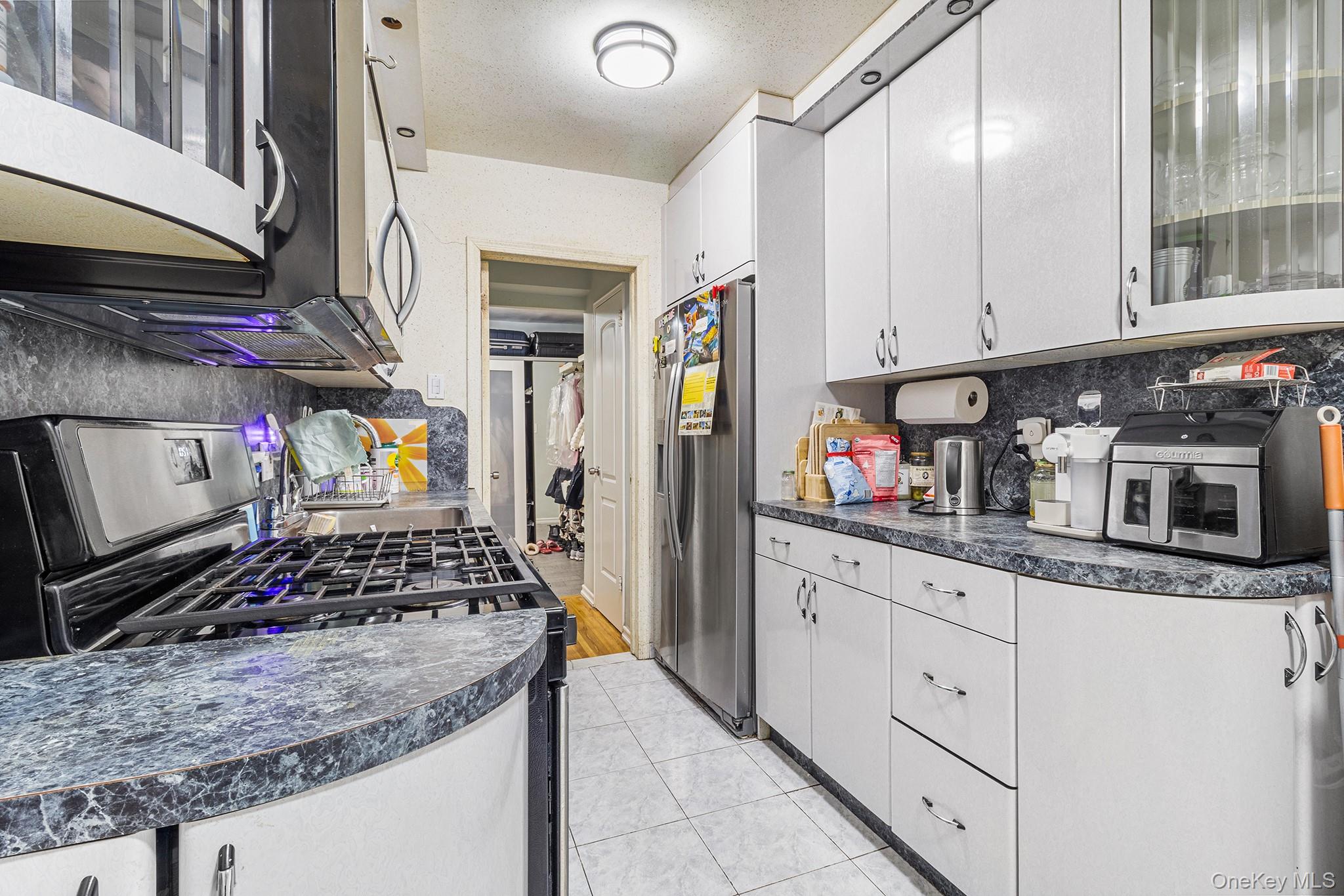 #7 photo, 2552 E 7th Street, Brooklyn , NY 11235