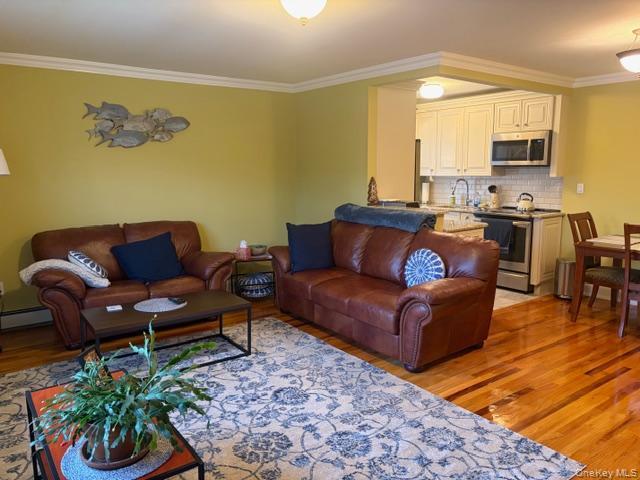 #2 photo, 6 Windermere Place, Rockville Centre , NY 11570