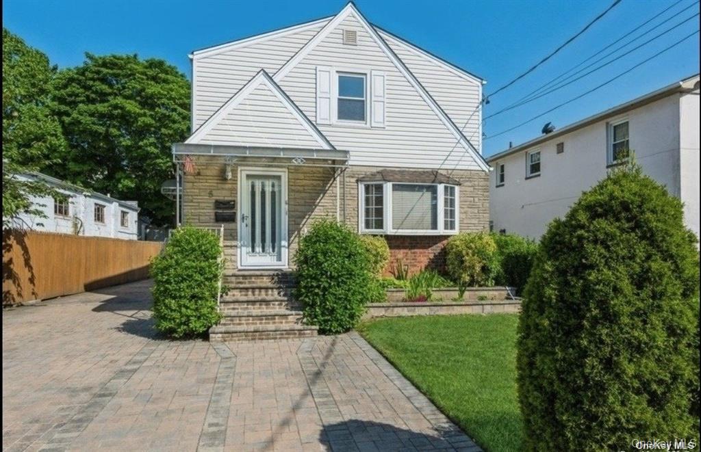 #1 photo, 5 7th Street, नासाउ काउंटी Valley Stream , NY 11581