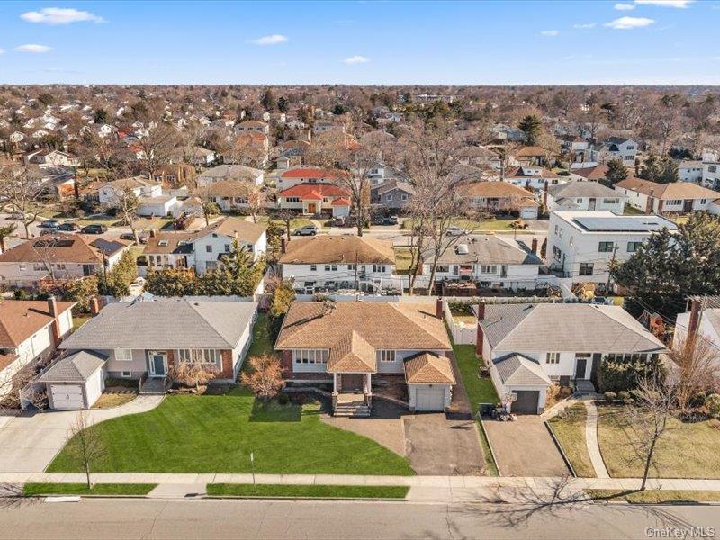 #1 photo, 844 Flanders Drive, מחוז נסאו Valley Stream , NY 11581